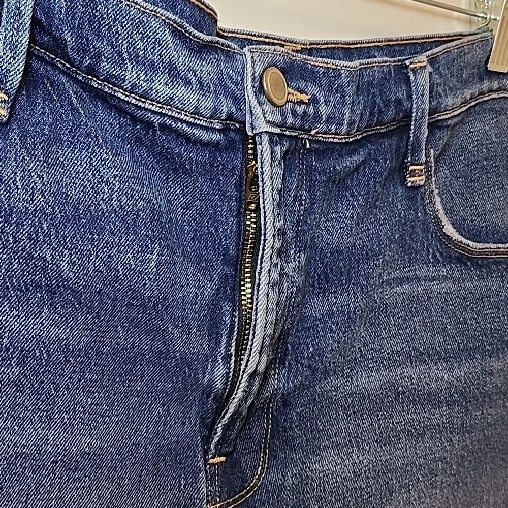 Good American '90s Cutoff Distressed Denim Shorts Blue Size 16